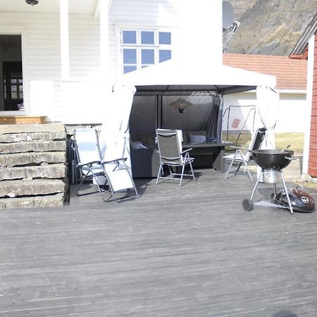 Comfortable House In Quiet Area Luster Bagian luar foto