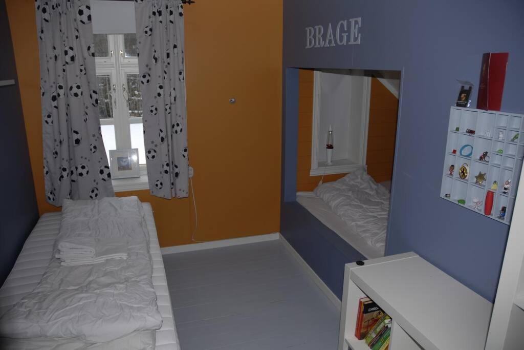 Comfortable House In Quiet Area Luster Bagian luar foto