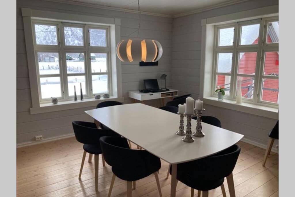 Comfortable House In Quiet Area Luster Bagian luar foto