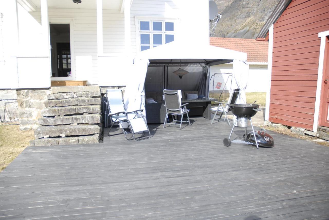 Comfortable House In Quiet Area Luster Bagian luar foto
